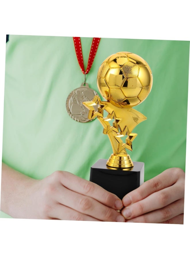 كأس جائزة كرة قدم ذهبي بتصميم نجوم وقاعدة سوداء - تمثال تذكاري للبطولات والمسابقات الرياضية والمدرسية - مقاس متوسط - Image 3